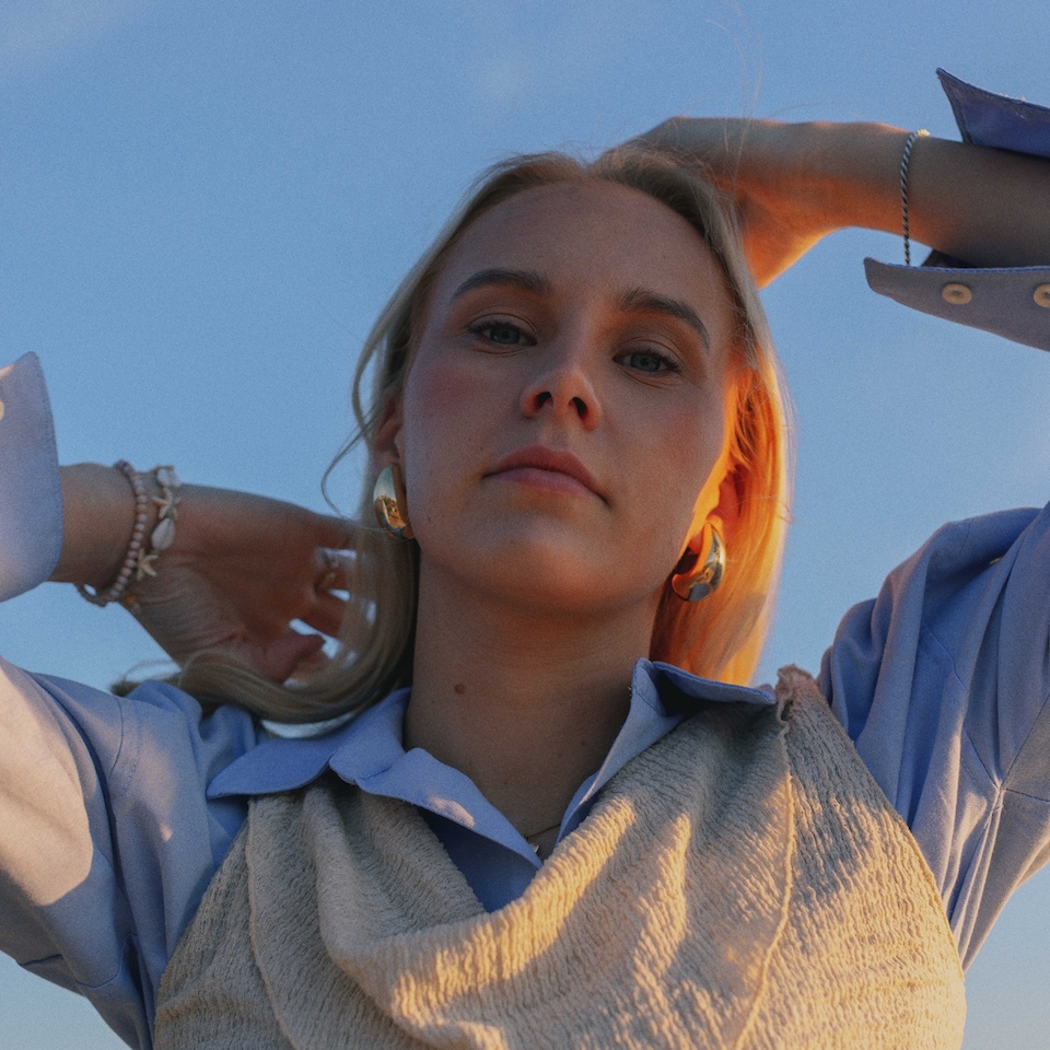 Artist photo of Thea Marlene | The single «Du Ville Sove Over» was mixed by Jonas Kroon – Music Mixer, Mixing Engineer, Mix Engineer | #mixedbykroon